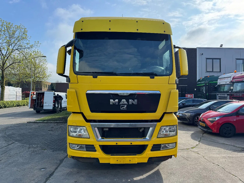 MAN TGX 26.360 6X2 - EURO 5 + ZEPRO LIFT + LIFT/STEERING AXLE - Грузовик с закрытым кузовом: фото 2 MAN TGX 26.360 6X2 - EURO 5 + ZEPRO LIFT + LIFT/STEERING AXLE - Грузовик с закрытым кузовом: фото 2