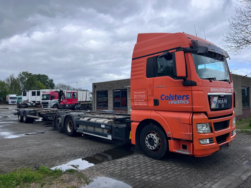 MAN TGX 26.440 XLX 6X2 + HANGER EURO 5 - BDF CHASSIS + RETARDER - Грузовик-контейнеровоз/ Сменный кузов: фото 1 MAN TGX 26.440 XLX 6X2 + HANGER EURO 5 - BDF CHASSIS + RETARDER - Грузовик-контейнеровоз/ Сменный кузов: фото 1