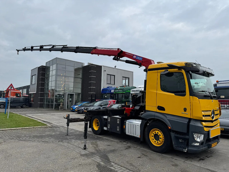 Mercedes-Benz Actros 1845 4X2 - EURO 6 + HMF 2820 + REMOTE + ONLY 105.446 KM - Автоманипулятор: фото 2 Mercedes-Benz Actros 1845 4X2 - EURO 6 + HMF 2820 + REMOTE + ONLY 105.446 KM - Автоманипулятор: фото 2