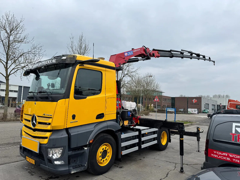 Mercedes-Benz Actros 1845 4X2 - EURO 6 + HMF 2820 + REMOTE + ONLY 105.446 KM - Автоманипулятор: фото 1 Mercedes-Benz Actros 1845 4X2 - EURO 6 + HMF 2820 + REMOTE + ONLY 105.446 KM - Автоманипулятор: фото 1