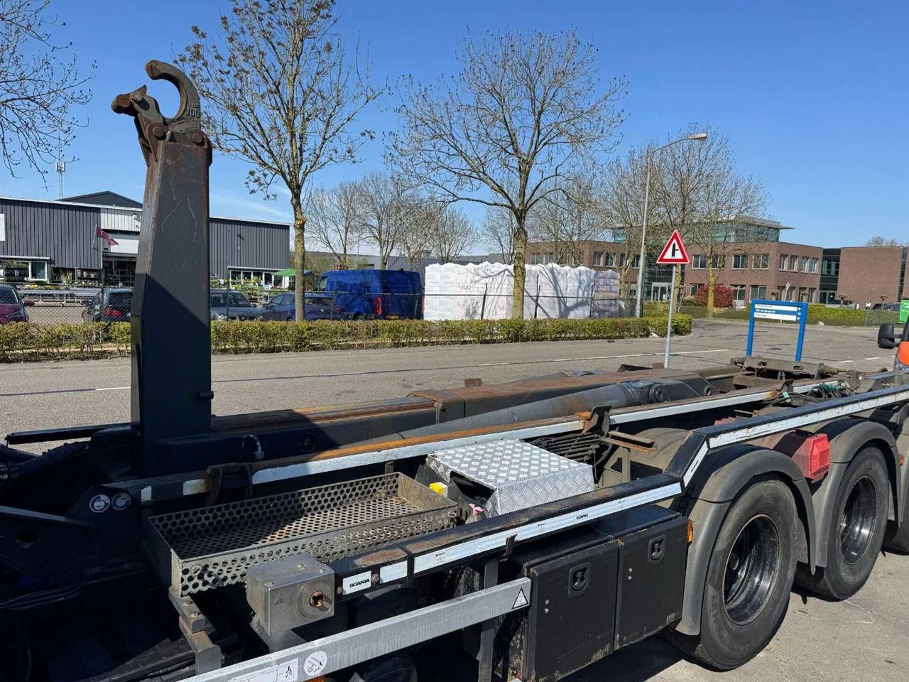 Scania P360 8X4 - EURO 5 + VDL 25T HOOK + TÜV 08-2025 в лизинг Scania P360 8X4 - EURO 5 + VDL 25T HOOK + TÜV 08-2025: фото 9