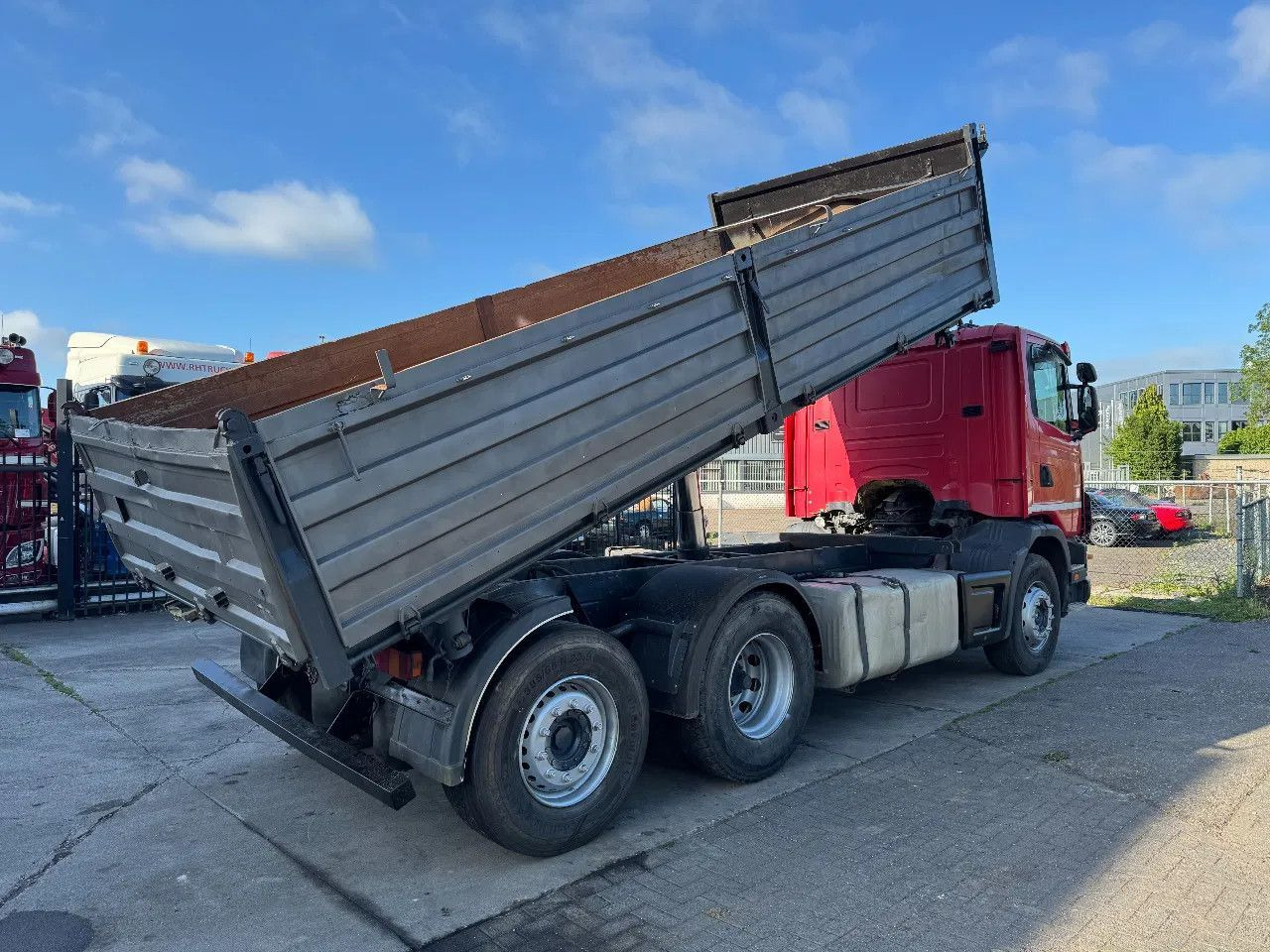 Scania R124-470 6X2 KIPPER EURO 3 - Самосвал: фото 5 Scania R124-470 6X2 KIPPER EURO 3 - Самосвал: фото 5