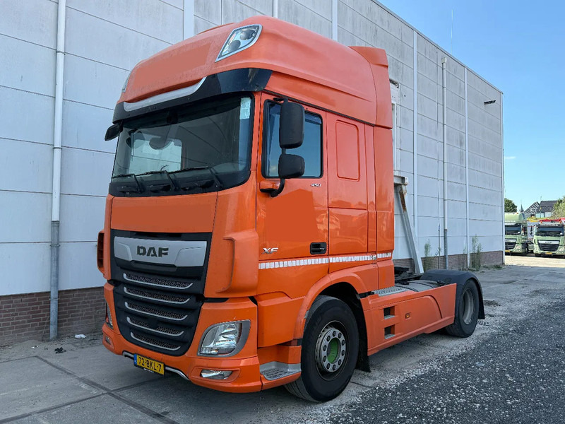 DAF XF 450 4X2 EURO 6 SKIRTS STANDKLIMA - Тягач: фото 1 DAF XF 450 4X2 EURO 6 SKIRTS STANDKLIMA - Тягач: фото 1