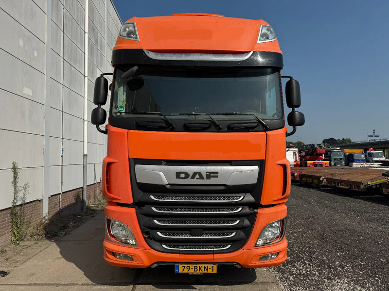 DAF XF 450 4X2 EURO 6 SKIRTS STANDKLIMA - Тягач: фото 2 DAF XF 450 4X2 EURO 6 SKIRTS STANDKLIMA - Тягач: фото 2
