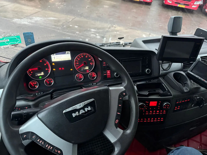 Тягач MAN TGX 41.540 8X4 + RETARDER + HYDRAULICS PTO: фото 16 Тягач MAN TGX 41.540 8X4 + RETARDER + HYDRAULICS PTO: фото 16