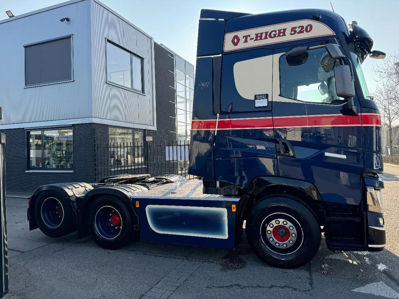 Renault T520 6X2 EURO 6 HYDRAULIC BOOGIE - Тягач: фото 4 Renault T520 6X2 EURO 6 HYDRAULIC BOOGIE - Тягач: фото 4