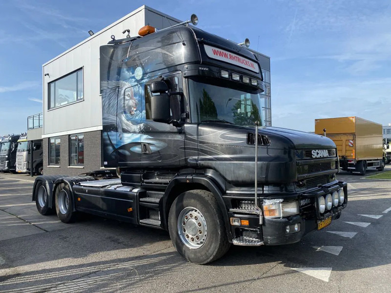 Scania T164-580 V8 6X2 + RETARDER + KIEPHYDRAULIEK - EURO 3 - MANUAL GEAR - Тягач: фото 1 Scania T164-580 V8 6X2 + RETARDER + KIEPHYDRAULIEK - EURO 3 - MANUAL GEAR - Тягач: фото 1