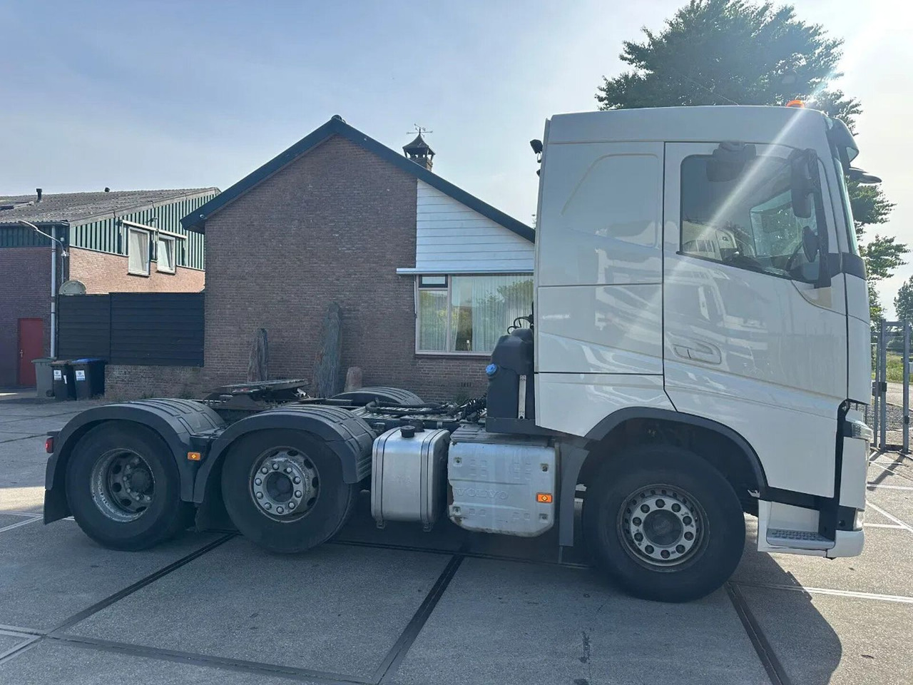 Volvo FH 460 6X2 - EURO 6 + LIFTING AXLE - Тягач: фото 4 Volvo FH 460 6X2 - EURO 6 + LIFTING AXLE - Тягач: фото 4