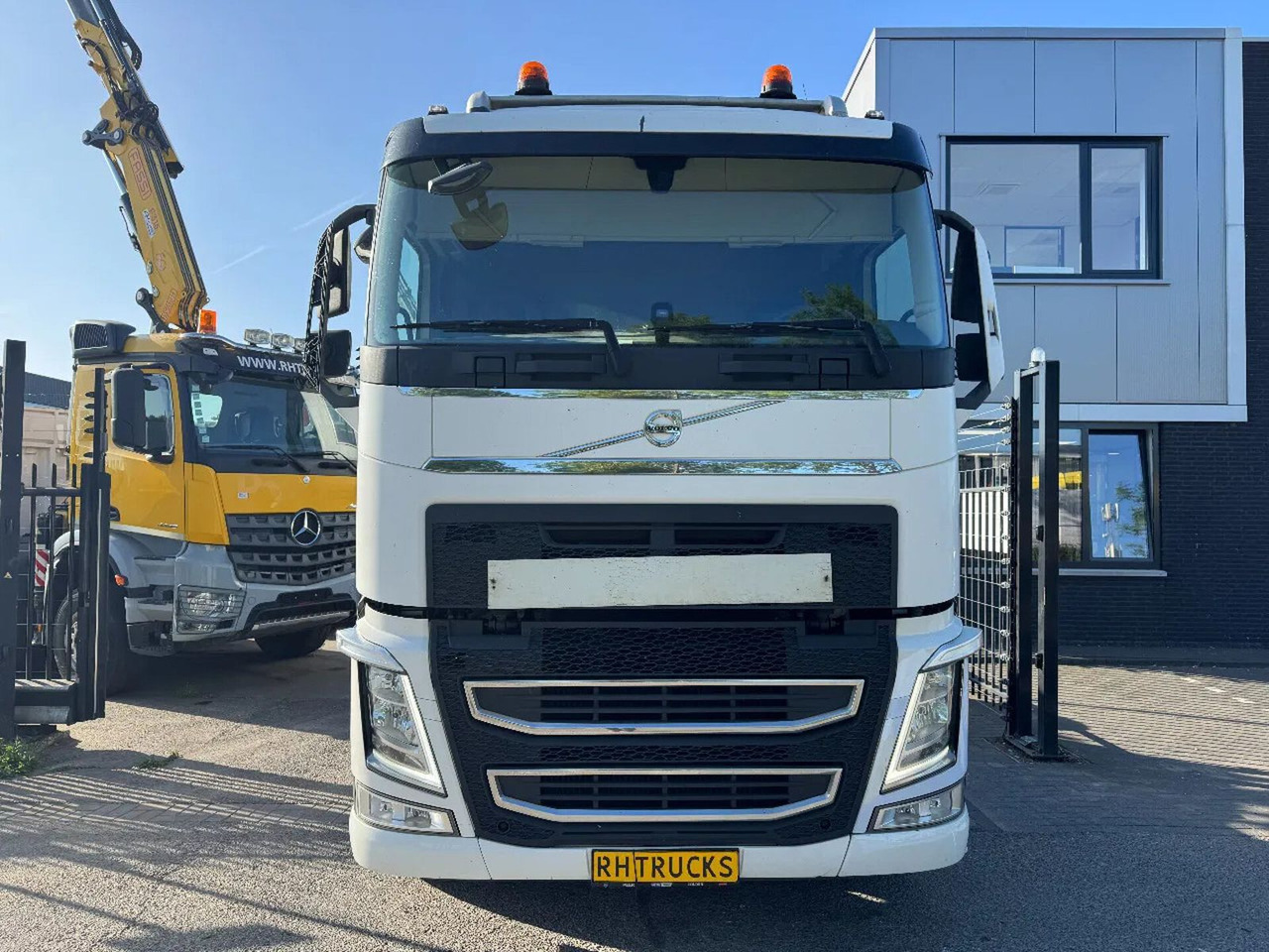 Volvo FH 460 6X2 - EURO 6 + LIFTING AXLE - Тягач: фото 2 Volvo FH 460 6X2 - EURO 6 + LIFTING AXLE - Тягач: фото 2