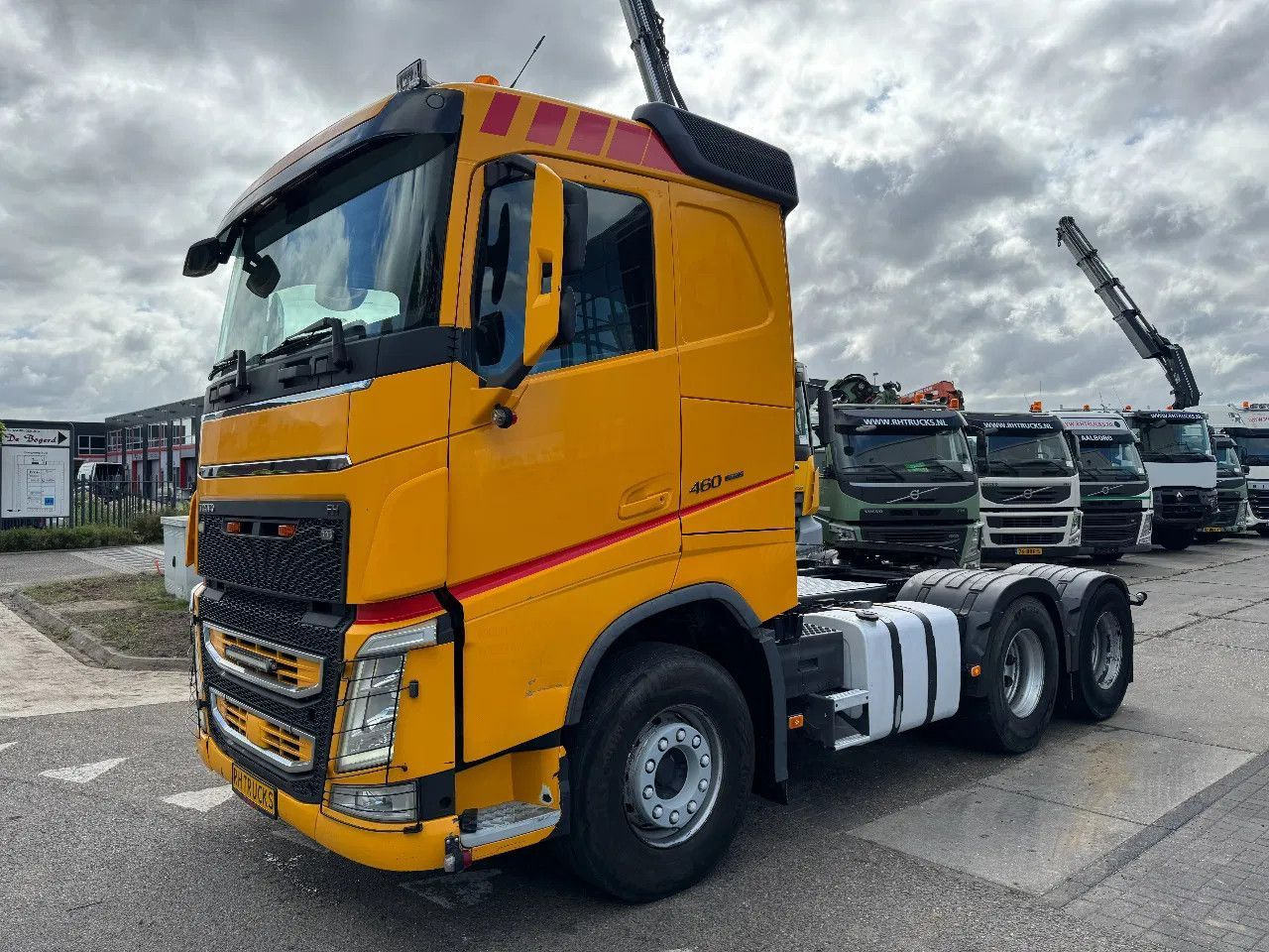Volvo FH 460 6X4 EURO 6 HYDRAULIC LOW CAB - Тягач: фото 1 Volvo FH 460 6X4 EURO 6 HYDRAULIC LOW CAB - Тягач: фото 1
