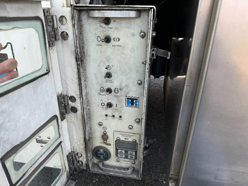 Volvo FH 12.420 6X2 - EURO 3 + HANGER NETAM-FRUEHAUF + THERMOKING + DHOLLANDIA LIFT в лизинг Volvo FH 12.420 6X2 - EURO 3 + HANGER NETAM-FRUEHAUF + THERMOKING + DHOLLANDIA LIFT: фото 14