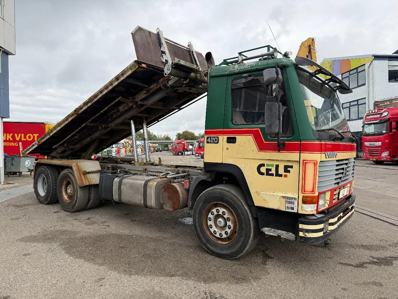 Volvo FL 12.420 6X2 MANUAL GEAR / FULL STEEL SUSP. / 10 TYRES / HUB REDUCT. + CABLELIFT TIPPER + CONTAINER FLATBED - Тросовый мультилифт: фото 3 Volvo FL 12.420 6X2 MANUAL GEAR / FULL STEEL SUSP. / 10 TYRES / HUB REDUCT. + CABLELIFT TIPPER + CONTAINER FLATBED - Тросовый мультилифт: фото 3