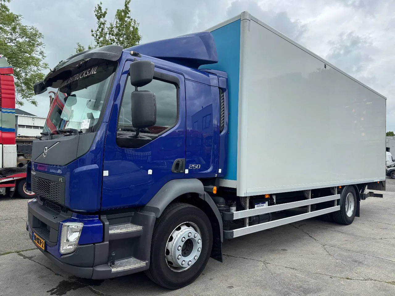 Volvo FL 250 4X2 EURO 6 DHOLLANDIA LIFT + CARGOLOCK TÜ - Грузовик с закрытым кузовом: фото 2 Volvo FL 250 4X2 EURO 6 DHOLLANDIA LIFT + CARGOLOCK TÜ - Грузовик с закрытым кузовом: фото 2
