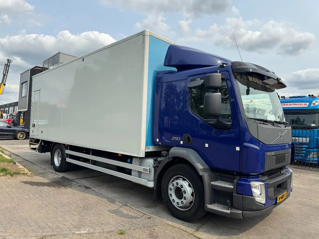 Volvo FL 250 4X2 - EURO 6 + DHOLLANDIA LIFT + TÜV 05-2 - Грузовик с закрытым кузовом: фото 4 Volvo FL 250 4X2 - EURO 6 + DHOLLANDIA LIFT + TÜV 05-2 - Грузовик с закрытым кузовом: фото 4