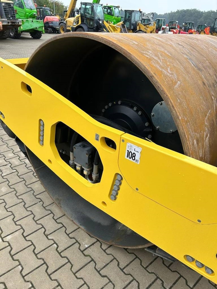 Компактор Bomag BW 211 D-5: фото 19 Компактор Bomag BW 211 D-5: фото 19