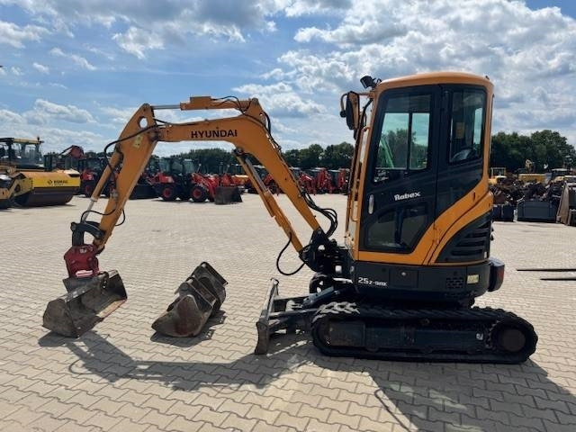 HYUNDAI R25Z-9 AK - Мини-экскаватор: фото 1 HYUNDAI R25Z-9 AK - Мини-экскаватор: фото 1