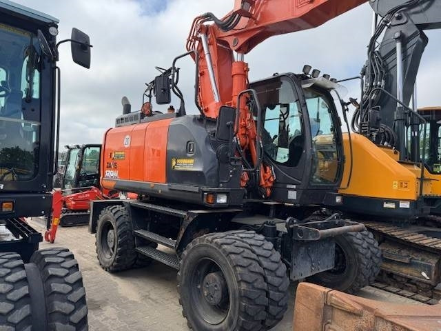 Колёсный экскаватор Hitachi ZX 170 W: фото 6