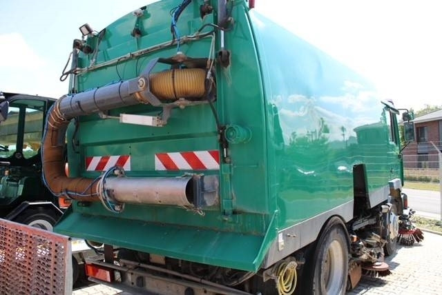 MAN M 2000 - Подметально-уборочная машина: фото 2 MAN M 2000 - Подметально-уборочная машина: фото 2