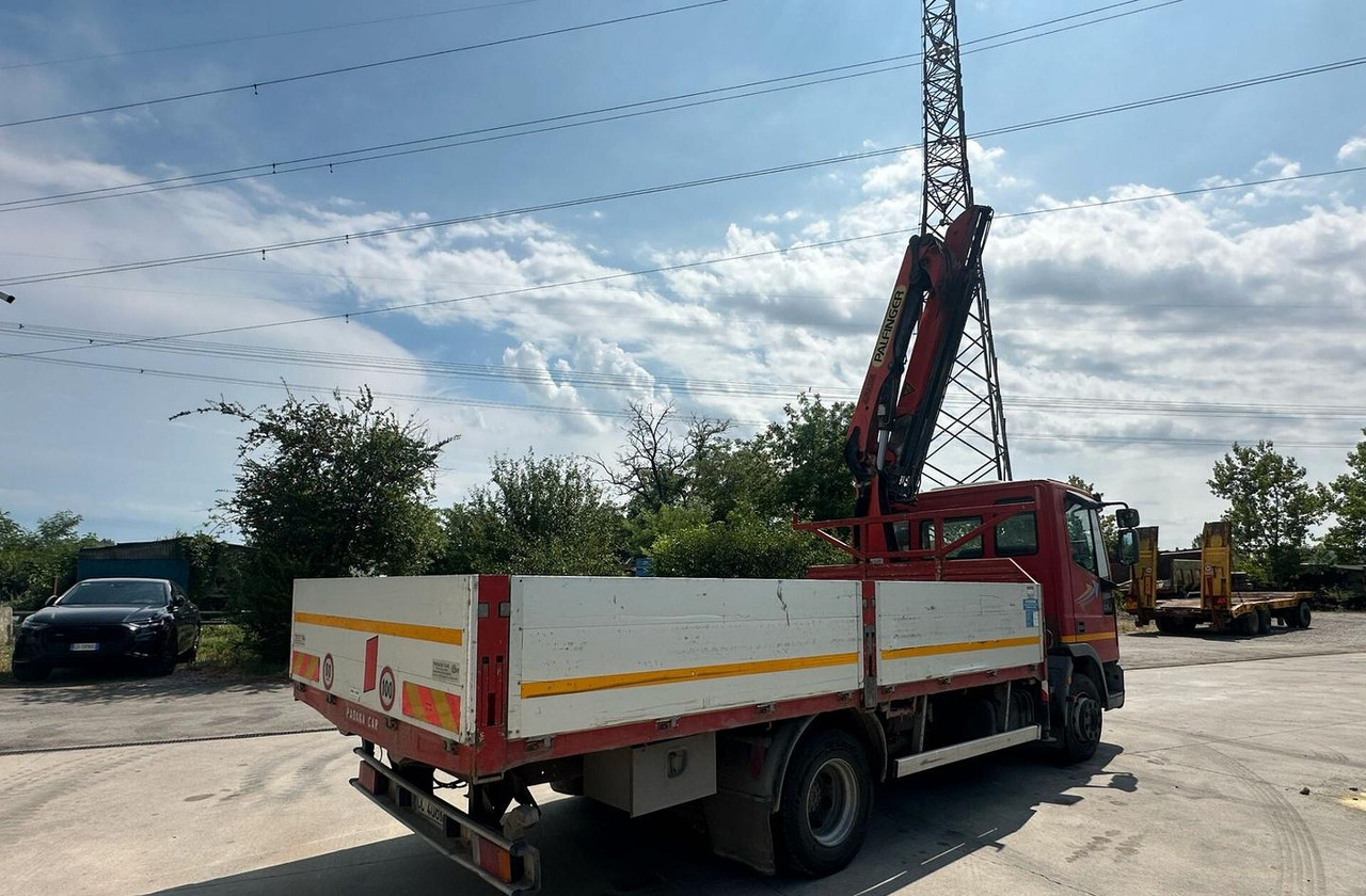 Motrice Iveco con la gru - Грузовик бортовой/ Платформа, Автоманипулятор: фото 4 Motrice Iveco con la gru - Грузовик бортовой/ Платформа, Автоманипулятор: фото 4