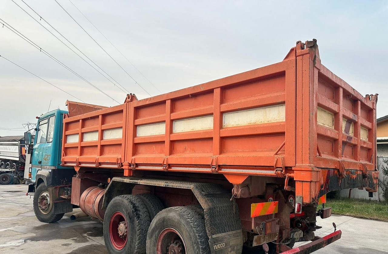 Самосвал Renault R420 3 assi ribaltabile: фото 14 Самосвал Renault R420 3 assi ribaltabile: фото 14