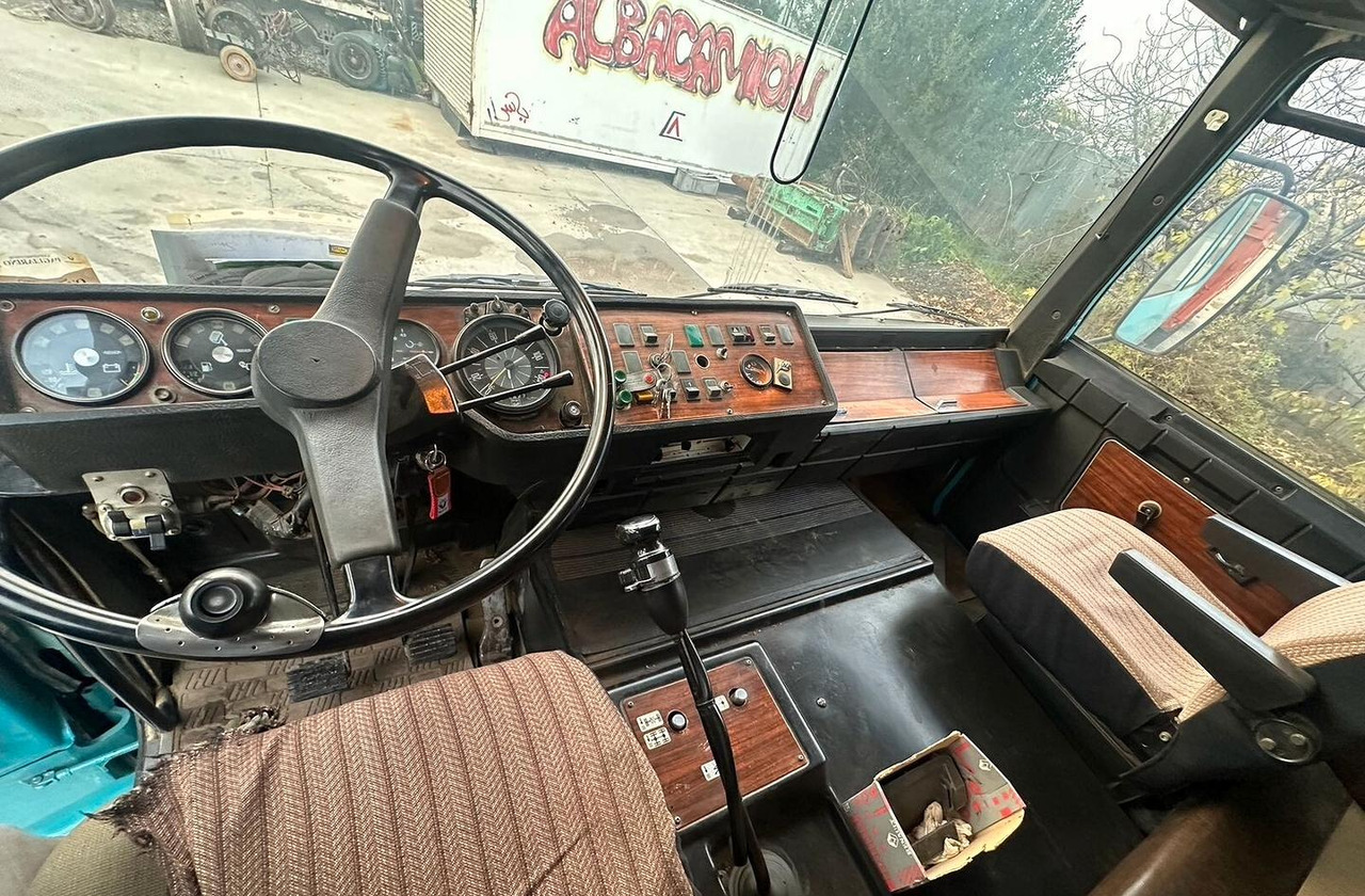 Самосвал Renault R420 3 assi ribaltabile: фото 17 Самосвал Renault R420 3 assi ribaltabile: фото 17