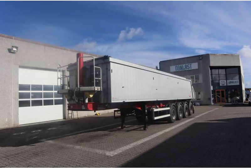 Langendorf 4-axle Tipper/Kipper/Tiptrailer 35 m³ - Самосвальный полуприцеп: фото 1 Langendorf 4-axle Tipper/Kipper/Tiptrailer 35 m³ - Самосвальный полуприцеп: фото 1