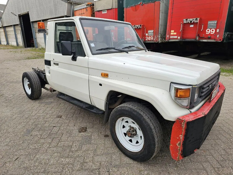 Toyota Land Cruiser LB71MOD - Фургон: фото 3 Toyota Land Cruiser LB71MOD - Фургон: фото 3
