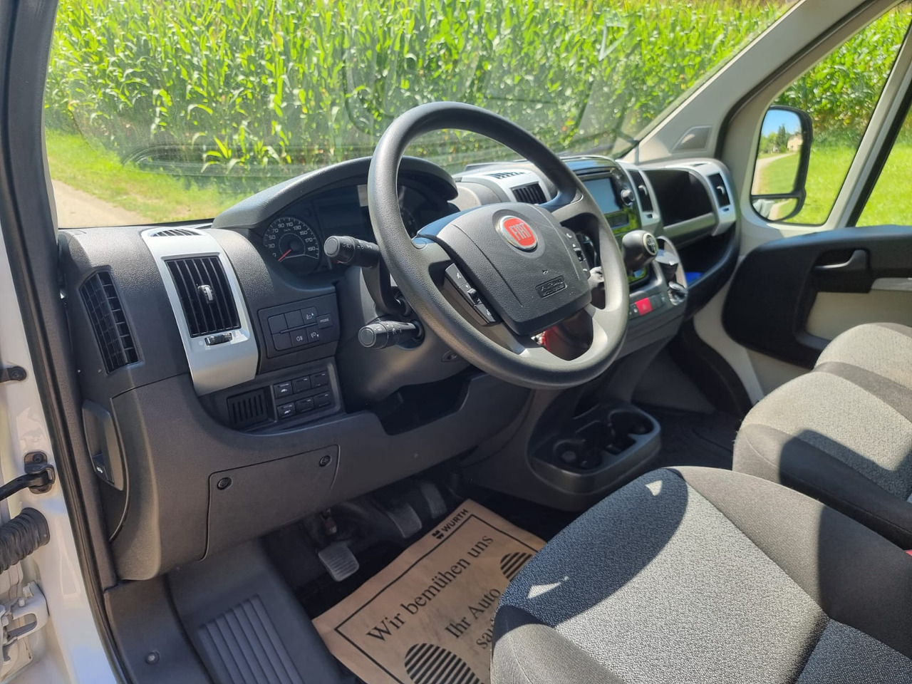 Малотоннажный бортовой грузовик FIAT Ducato Maxi: фото 8 Малотоннажный бортовой грузовик FIAT Ducato Maxi: фото 8