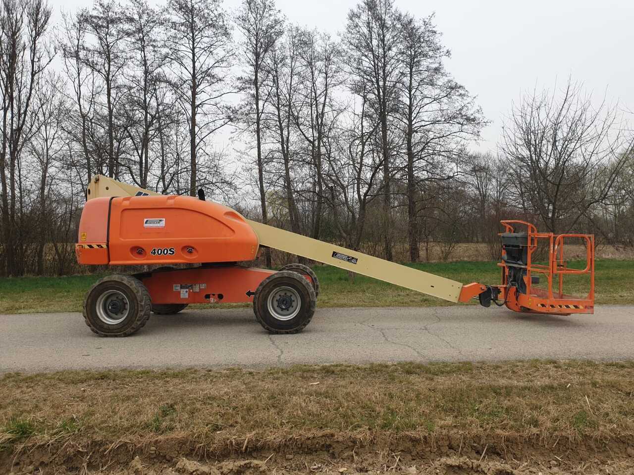 JLG 400 S - Телескопический подъемник: фото 2 JLG 400 S - Телескопический подъемник: фото 2