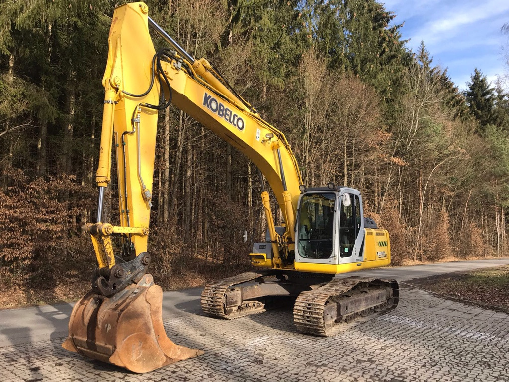 NEW HOLLAND E 215 B - Гусеничный экскаватор: фото 3 NEW HOLLAND E 215 B - Гусеничный экскаватор: фото 3