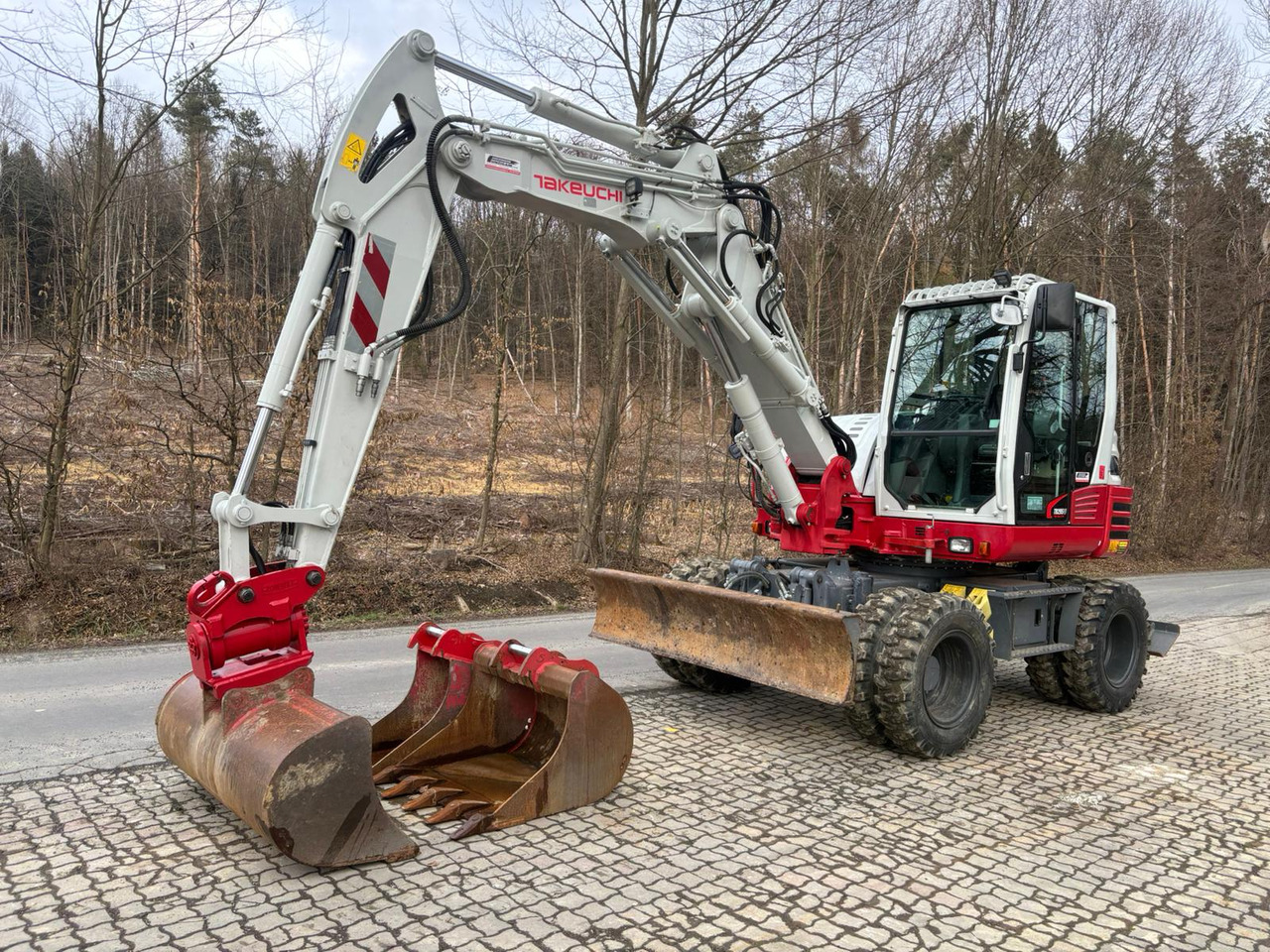 TAKEUCHI TB 295 W - Колёсный экскаватор: фото 3 TAKEUCHI TB 295 W - Колёсный экскаватор: фото 3