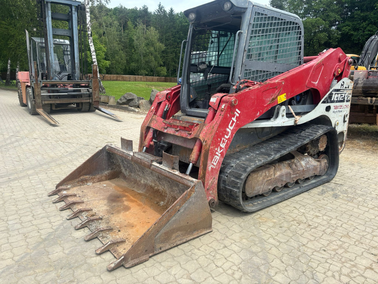 Takeuchi TL 12 V-2 - Engine defektive - Мини-погрузчик с бортовым поворотом: фото 3 Takeuchi TL 12 V-2 - Engine defektive - Мини-погрузчик с бортовым поворотом: фото 3