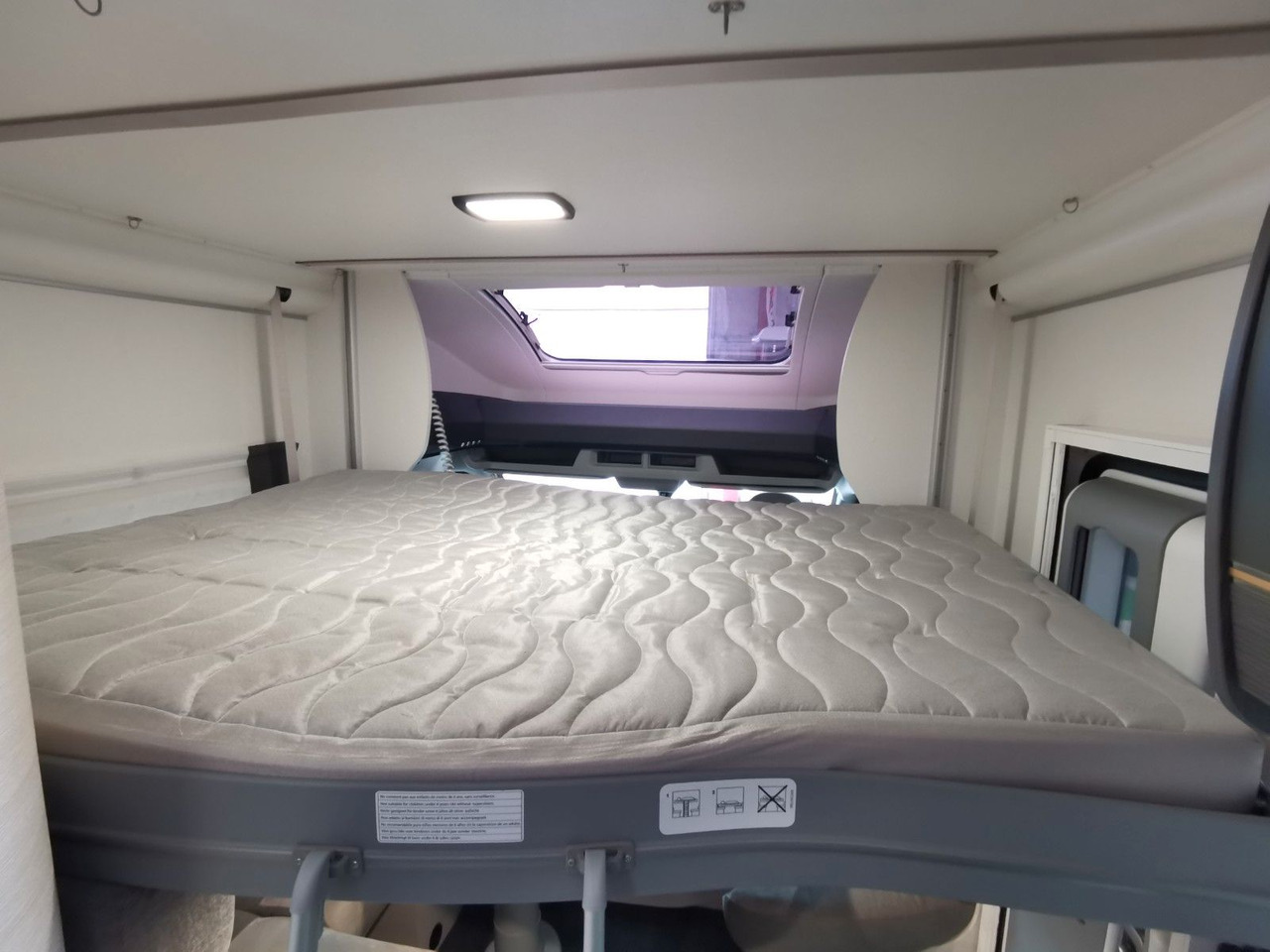 Полуинтегрированный автодом Chausson 627 GA TITANIUM -PREMIUM /EINZELBETTEN & HUBBETT: фото 21