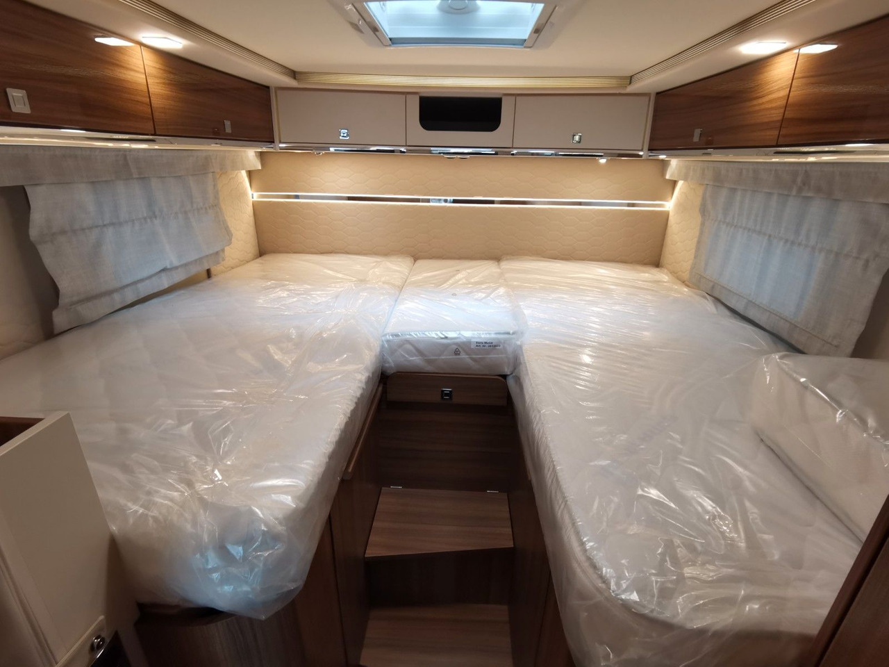 Полуинтегрированный автодом Eura Mobil CONTURA 766 EB / LUMINARY PAKET / EINZELBETTEN: фото 16