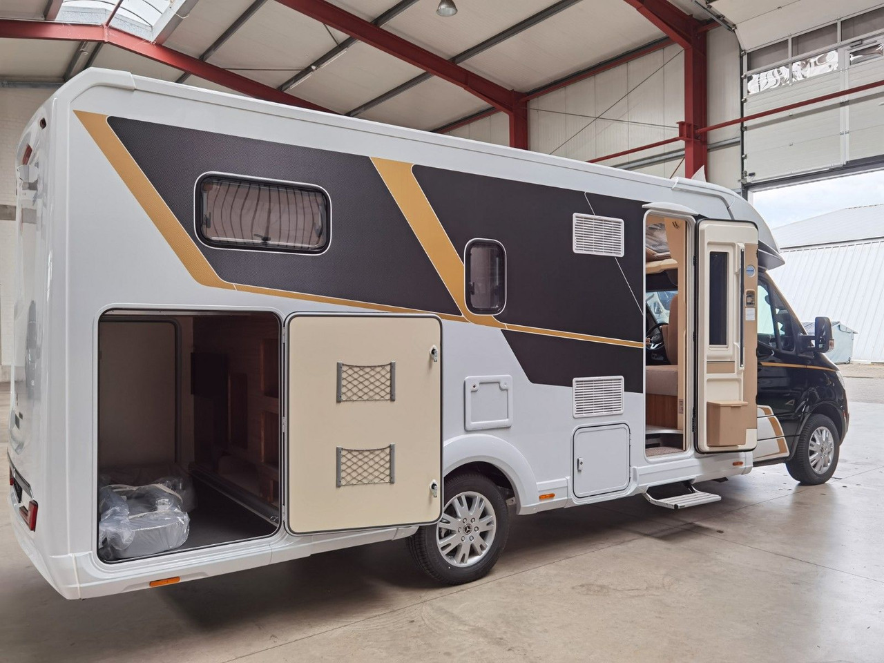 Полуинтегрированный автодом Eura Mobil CONTURA 766 EB / LUMINARY PAKET / EINZELBETTEN: фото 8