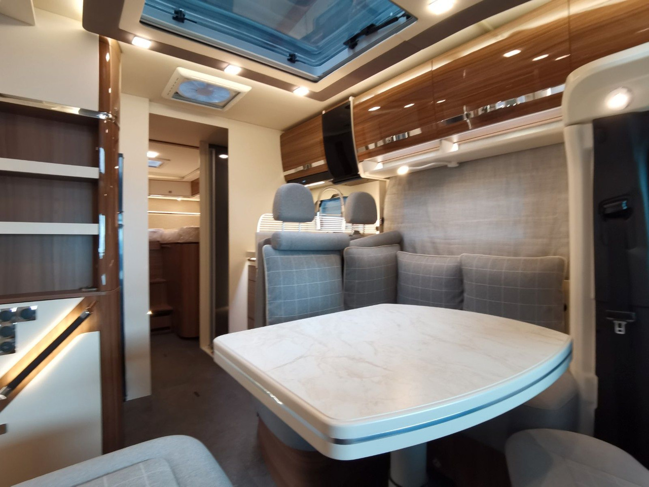 Полуинтегрированный автодом Eura Mobil CONTURA 766 EB / LUMINARY PAKET / EINZELBETTEN: фото 11