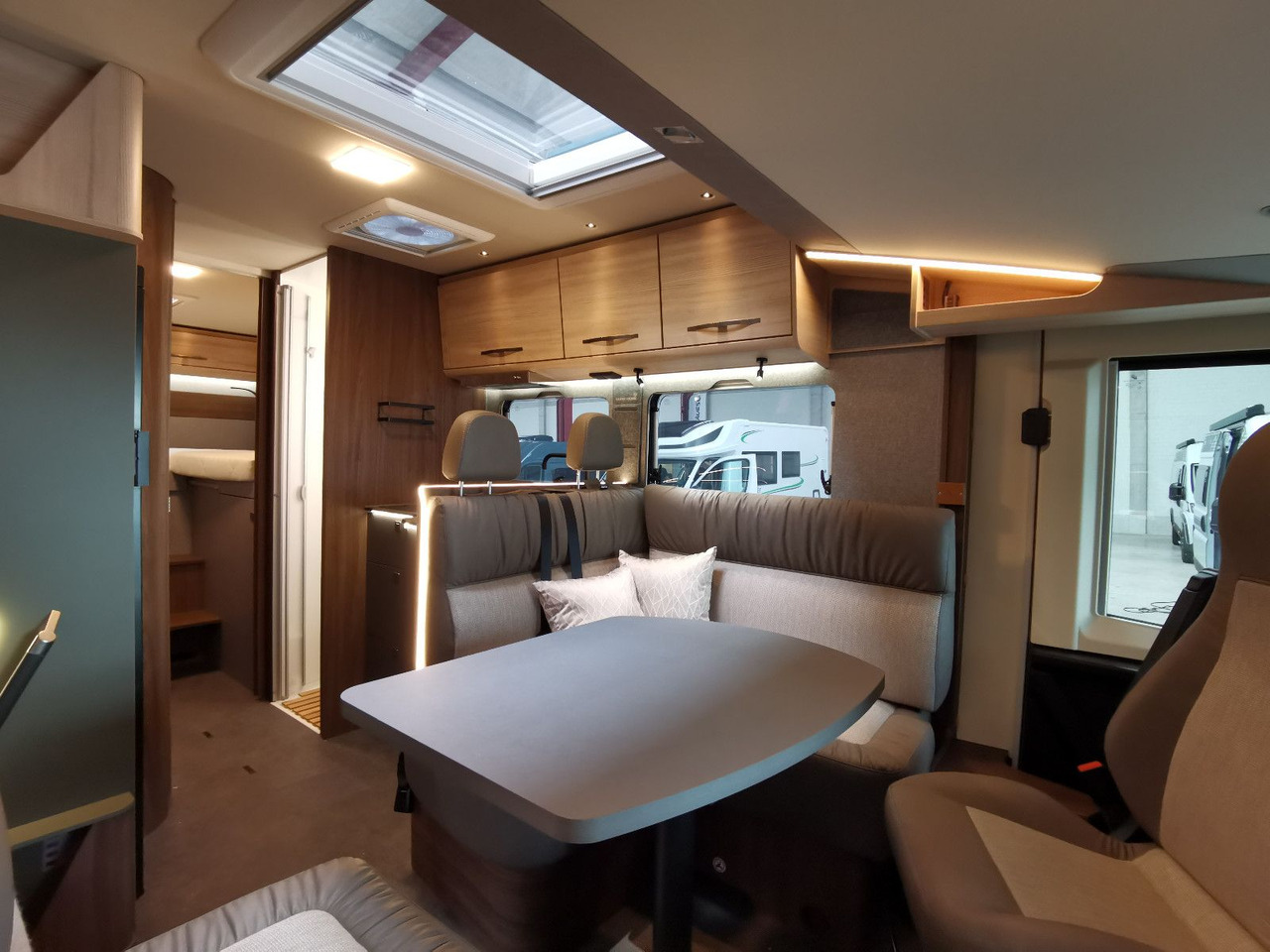 Интегрированный автодом Eura Mobil INTEGRA LINE 720 EB /-2026- /8G-180PS/PLUS-PAKET: фото 13