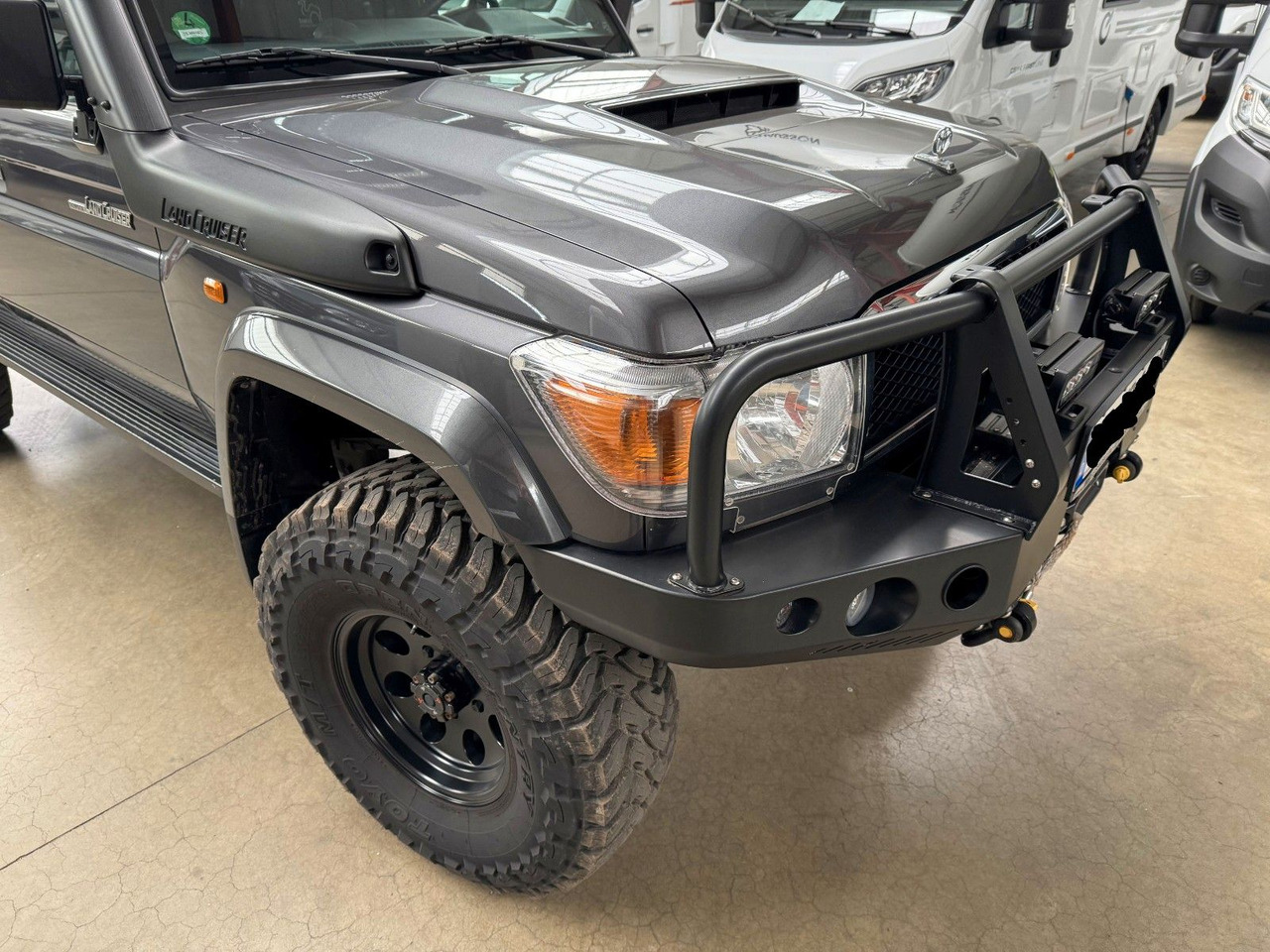 Легковой автомобиль Toyota TOYOTA LAND CRUISER GRJ 79 DC - VX LIMITED: фото 8
