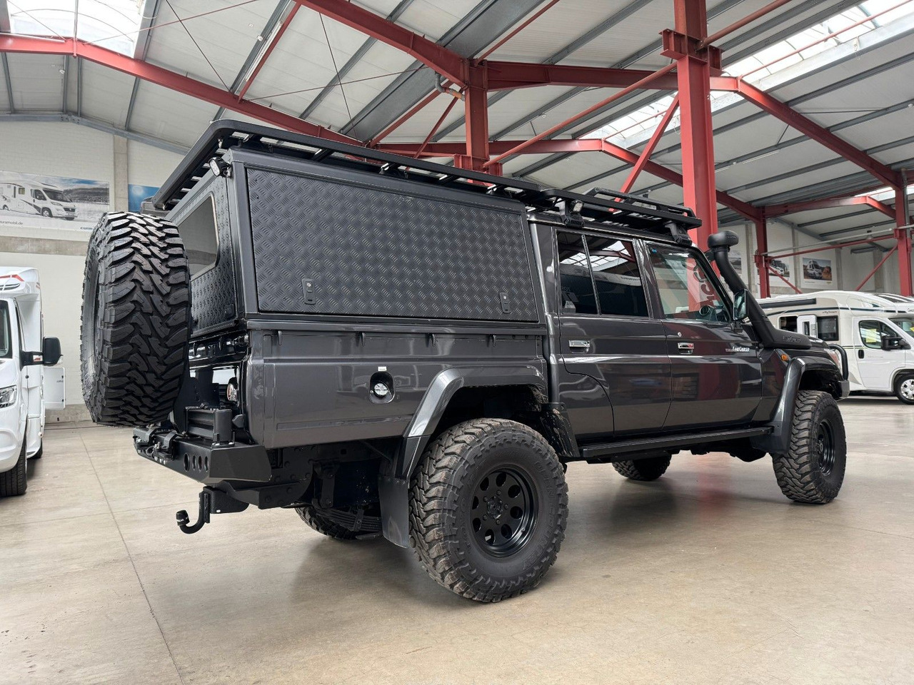 Легковой автомобиль Toyota TOYOTA LAND CRUISER GRJ 79 DC - VX LIMITED: фото 6