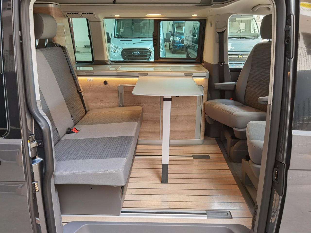 Пассажирский фургон Volkswagen T6.1 CALIFORNIA OCEAN EDITION / DSG / NAVI / ACC: фото 18