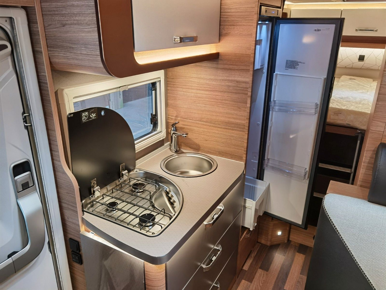 Полуинтегрированный автодом Weinsberg CARACOMPACT 600 MEG PEPPER / MODELL 2026: фото 17 Полуинтегрированный автодом Weinsberg CARACOMPACT 600 MEG PEPPER / MODELL 2026: фото 17