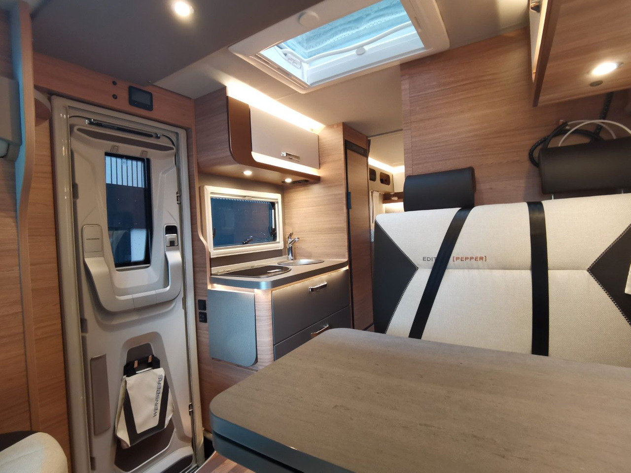 Полуинтегрированный автодом Weinsberg CARACOMPACT 600 MEG PEPPER / MODELL 2026: фото 14 Полуинтегрированный автодом Weinsberg CARACOMPACT 600 MEG PEPPER / MODELL 2026: фото 14