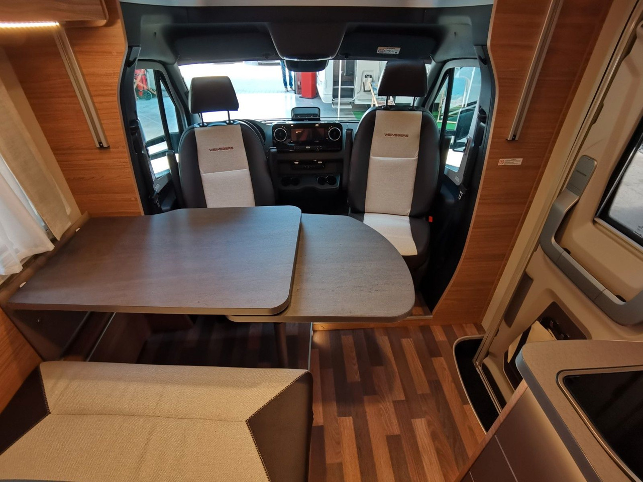 Полуинтегрированный автодом Weinsberg CARACOMPACT SUITE 640 MEG PEPPER / - MODELL 2025: фото 12