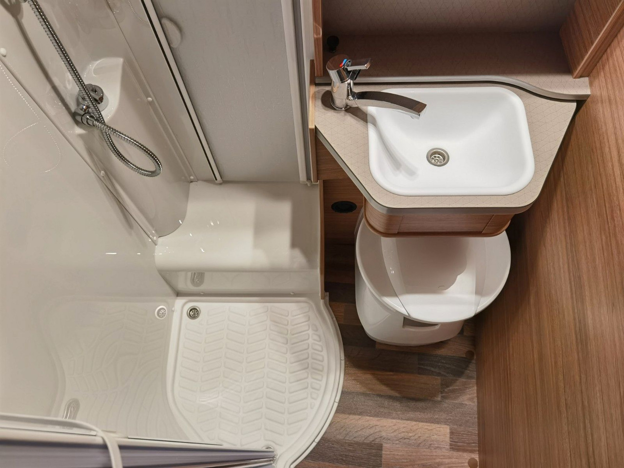 Полуинтегрированный автодом Weinsberg CARACOMPACT SUITE 640 MEG PEPPER / - MODELL 2025: фото 20