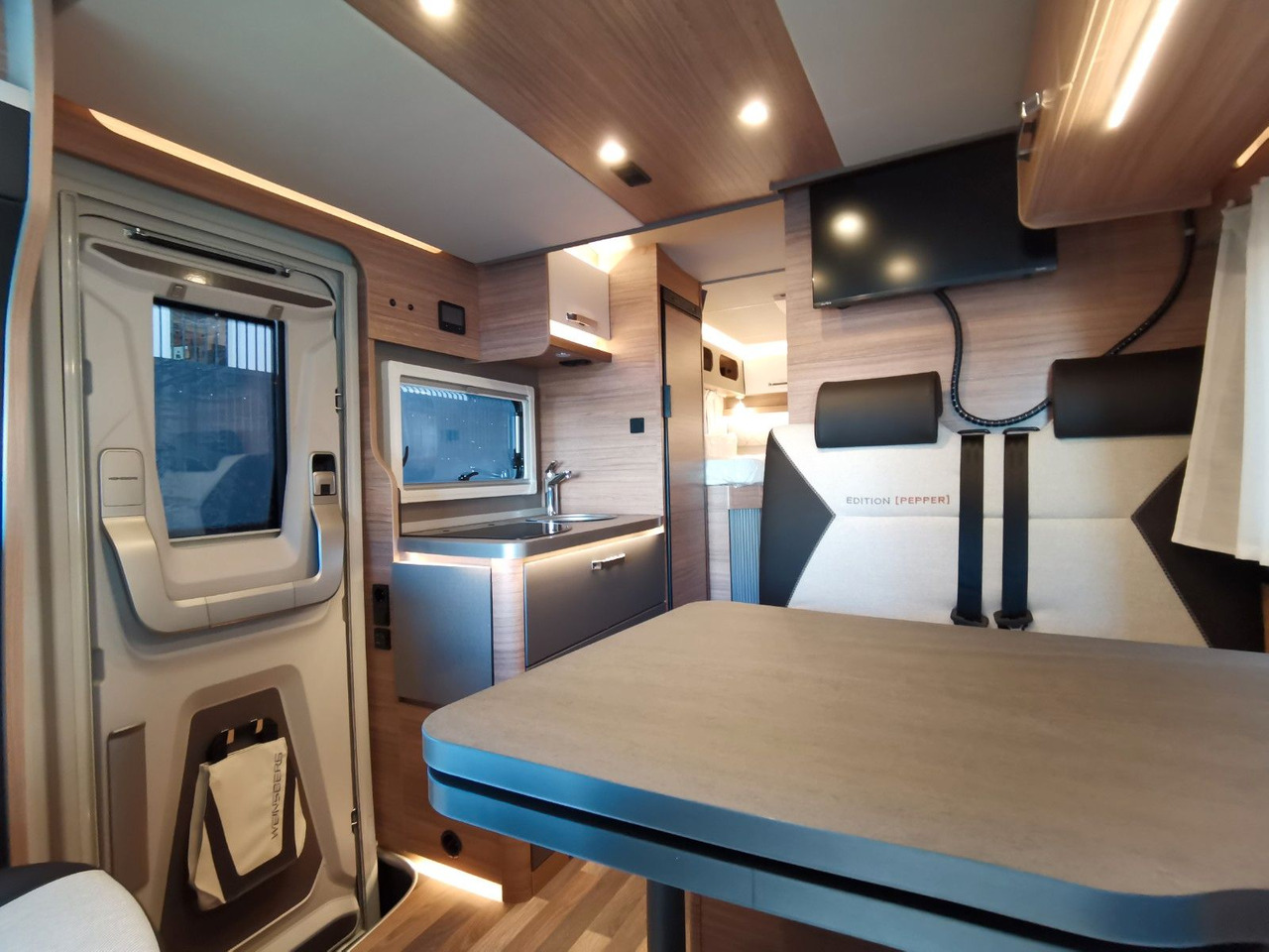 Полуинтегрированный автодом Weinsberg CARACOMPACT SUITE 640 MEG PEPPER / - MODELL 2025: фото 11