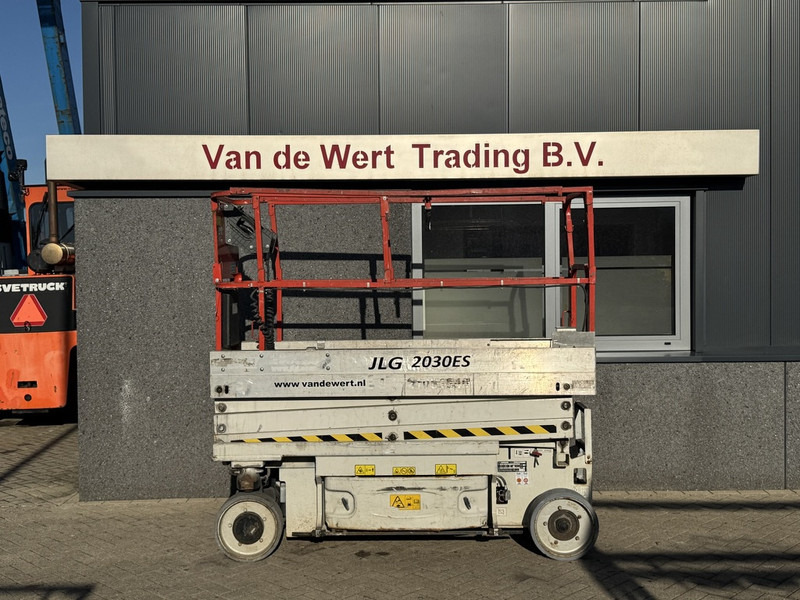 JLG 2030ES Schaarhoogwerker / Scissor lift 8Meter Werkhoogte 2014 Elektrisch - Ножничный подъемник: фото 1 JLG 2030ES Schaarhoogwerker / Scissor lift 8Meter Werkhoogte 2014 Elektrisch - Ножничный подъемник: фото 1