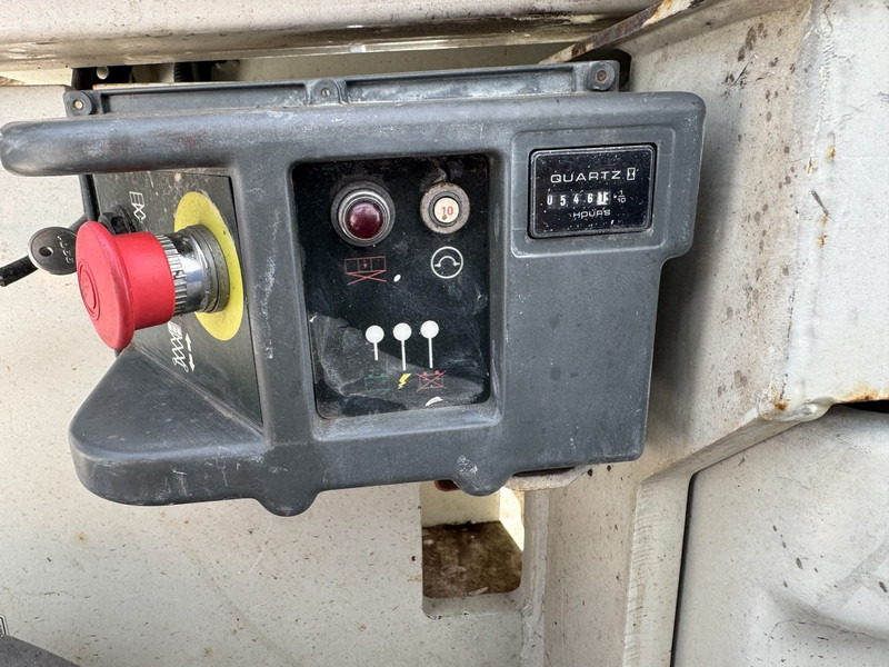 Ножничный подъемник JLG 2030ES Schaarhoogwerker / Scissor lift 8Meter Werkhoogte 2014 Elektrisch: фото 11