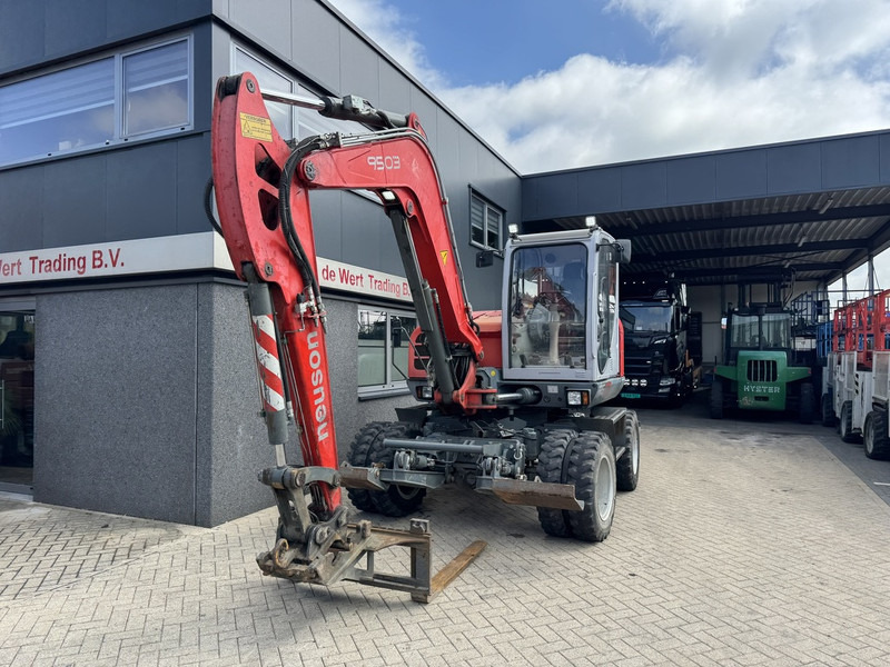 Neuson 9503 WD Mobiele Kraan 2009 Palletvork, Smalle Bak / Breede Bak 8860hours Deutz Diesel. - Мобильный кран: фото 5 Neuson 9503 WD Mobiele Kraan 2009 Palletvork, Smalle Bak / Breede Bak 8860hours Deutz Diesel. - Мобильный кран: фото 5