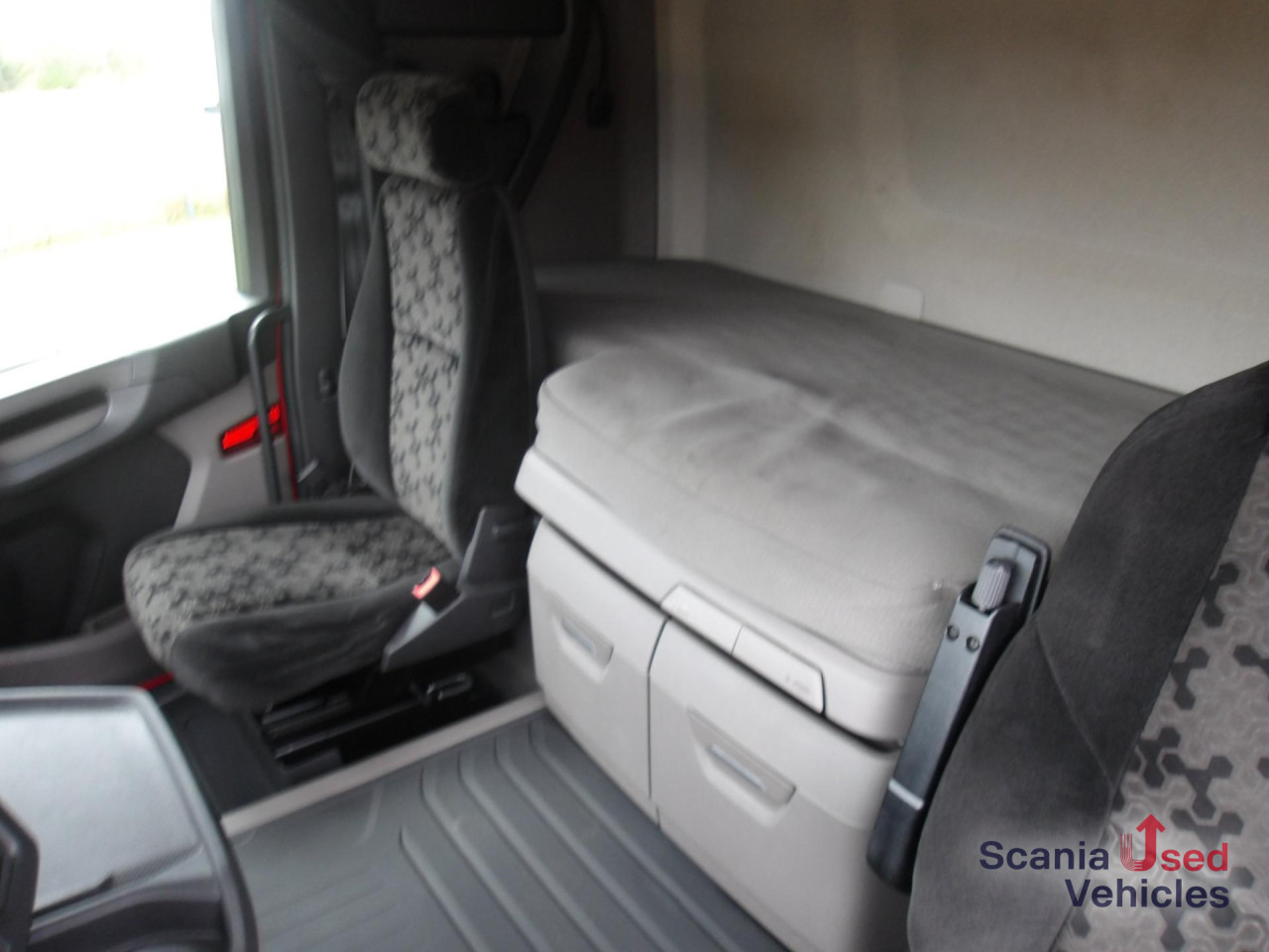 SCANIA R 410 A4x2EB - Тягач: фото 5 SCANIA R 410 A4x2EB - Тягач: фото 5