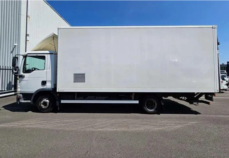 MAN TGL 8.180 met/avec/mit RINGFEDER / 203527 km - Грузовик с закрытым кузовом: фото 3 MAN TGL 8.180 met/avec/mit RINGFEDER / 203527 km - Грузовик с закрытым кузовом: фото 3